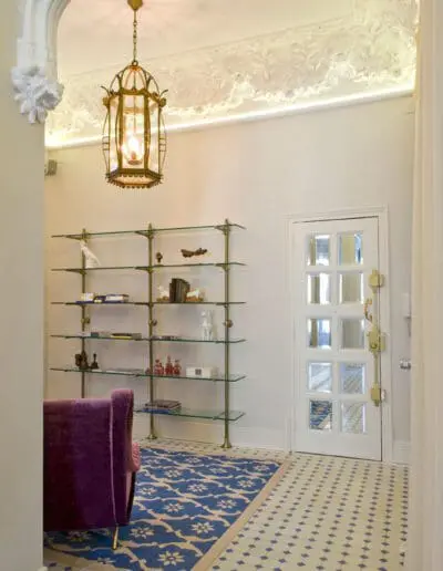 Recdi8 Living - Barcelona Interior Designers - Classical Apartment Renovation - Entry