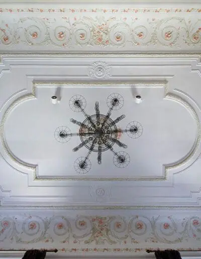 Recdi8 Living - Barcelona Interior Designers - Historic Apartment Renovation - Elaborate Ceiling