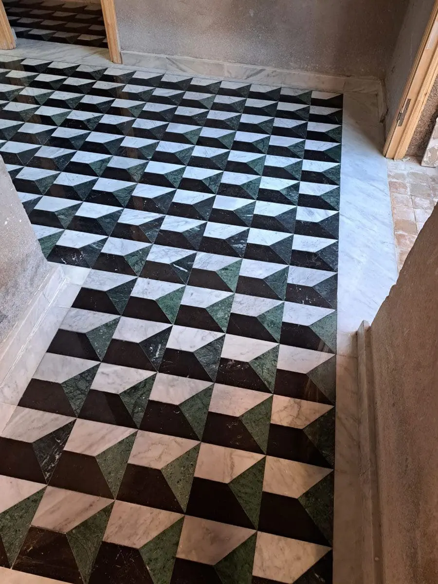10-bathroom-floor-marble