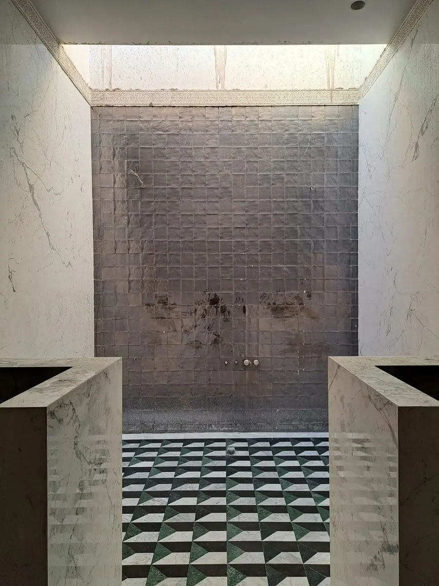 11-bathroom-tiling