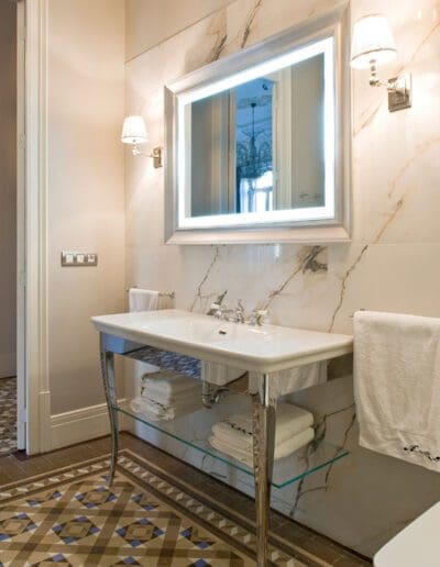 Recdi8 Living - Barcelona Interior Designers - Historic Apartment Renovation - Bathroom