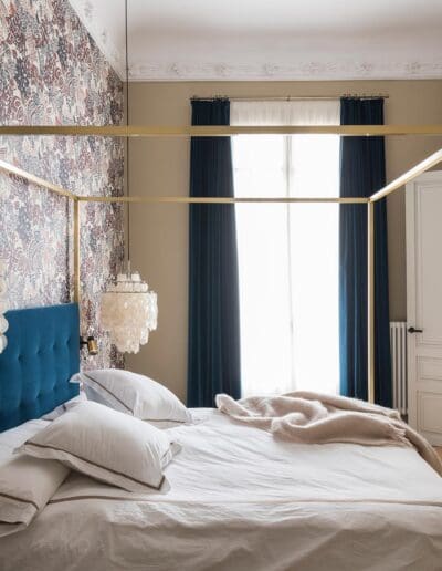 Xam Fourposter Bed - Dedar Velvet Curtains - Wallpaper by Hermes